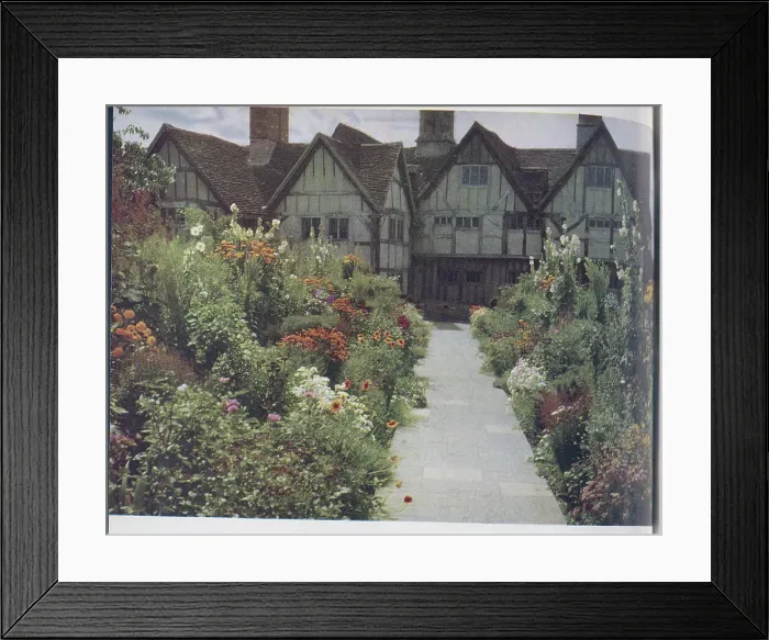 Framed Print : Hall's Croft in Stratford-upon-Avon, the home of William Shakespeare's daughter Susanna (1583-1649), after her marriage to John Hall in 1607. Date: 1954 Framed Print : Hall's Croft in Stratford-upon-Avon, the home of William Shakespeare's daughter Susanna (1583-1649), after her marriage to John Hall in 1607. Date: 1954