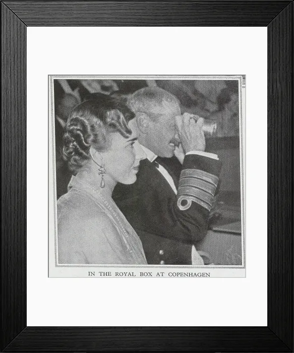 Framed Print : King Christian X of Denmark with his daughter-in-law Framed Print : King Christian X of Denmark with his daughter-in-law