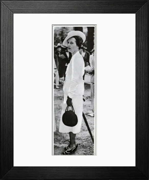 Framed Print : Begum Aga Khan