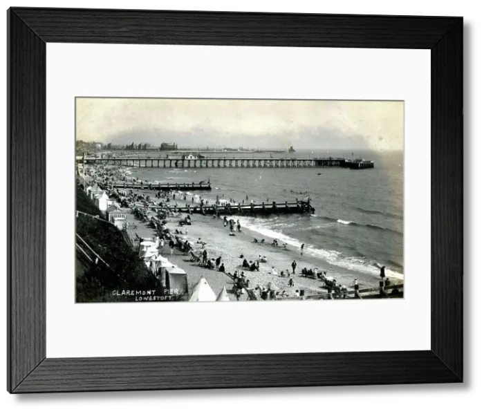 Framed Print : Claremont Pier, Lowestoft, Suffolk Framed Print : Claremont Pier, Lowestoft, Suffolk