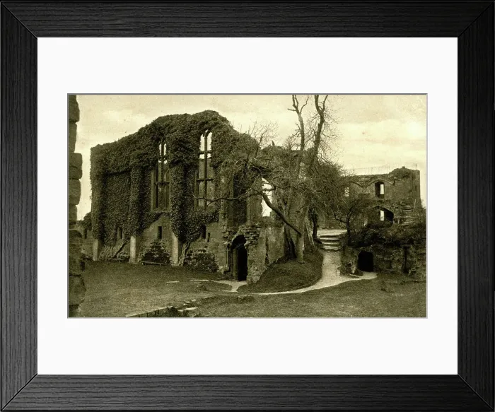 Framed Print : Kenilworth Castle, Banqueting Hall and Mervyn's Tower Framed Print : Kenilworth Castle, Banqueting Hall and Mervyn's Tower