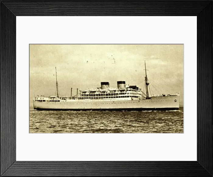 Framed Print : Royal Mail steamship Llangibby Castle, Union Castle Line Framed Print : Royal Mail steamship Llangibby Castle, Union Castle Line