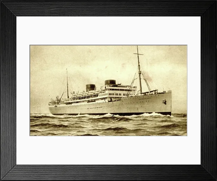 Framed Print : Royal Mail steamship Carnarvon Castle, Union Castle Line Framed Print : Royal Mail steamship Carnarvon Castle, Union Castle Line