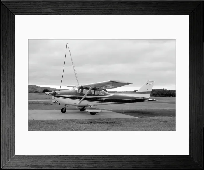Framed Print : Cessna 172L Skyhawk ZK-DAZ Framed Print : Cessna 172L Skyhawk ZK-DAZ