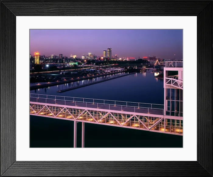 Framed Print : Toronto, Ontario, Canada - Skyline of the City Framed Print : Toronto, Ontario, Canada - Skyline of the City
