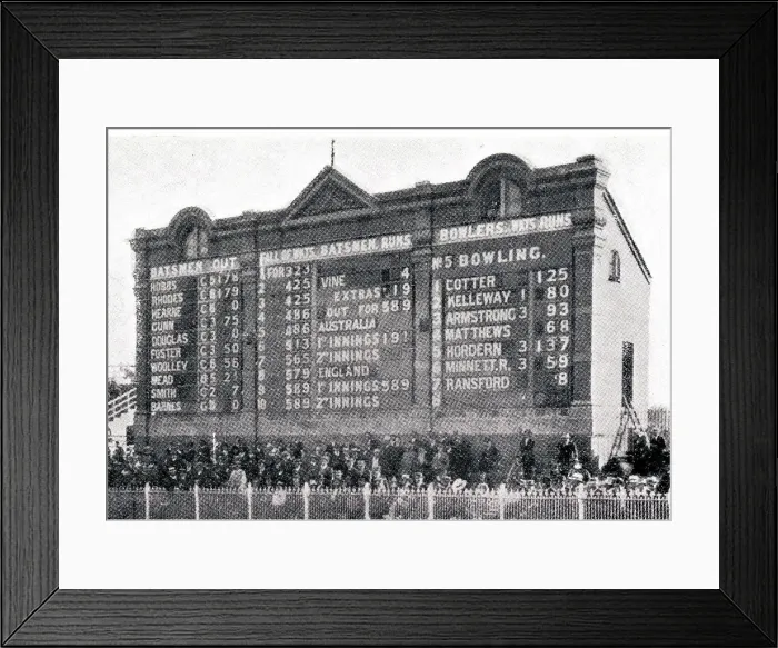 Framed Print : Melbourne scoreboard showing England's 589 total Framed Print : Melbourne scoreboard showing England's 589 total