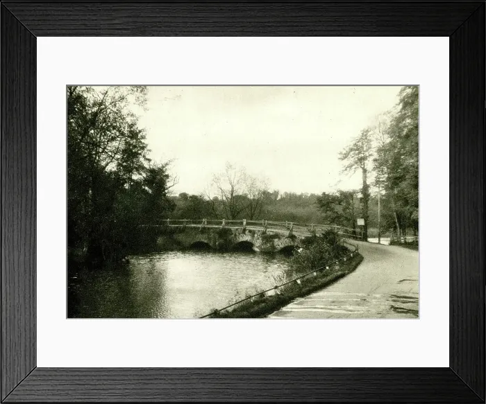Framed Print : Ancient bridge over the River Wey at Eashing, Surrey Framed Print : Ancient bridge over the River Wey at Eashing, Surrey