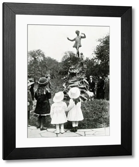Framed Print : Statue of Peter Pan, Kensington Palace Gardens, London Framed Print : Statue of Peter Pan, Kensington Palace Gardens, London