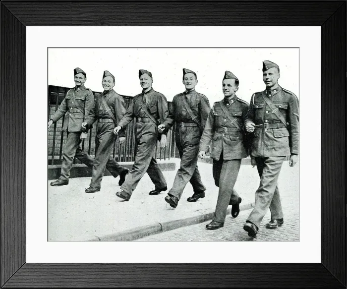 Framed Print : Bolton Wanderers footballers in Royal Artillery, WW2 Framed Print : Bolton Wanderers footballers in Royal Artillery, WW2
