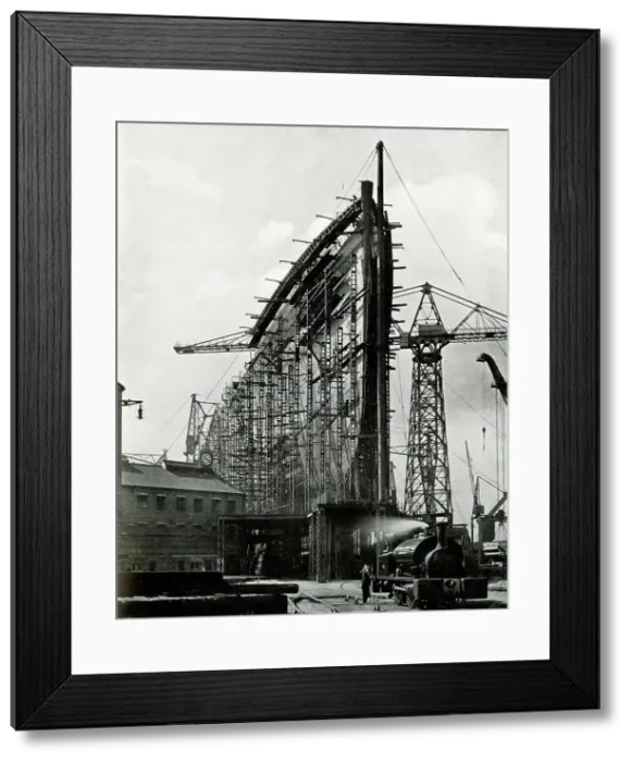 Framed Print : RMS Queen Mary towering over Clydebank Framed Print : RMS Queen Mary towering over Clydebank