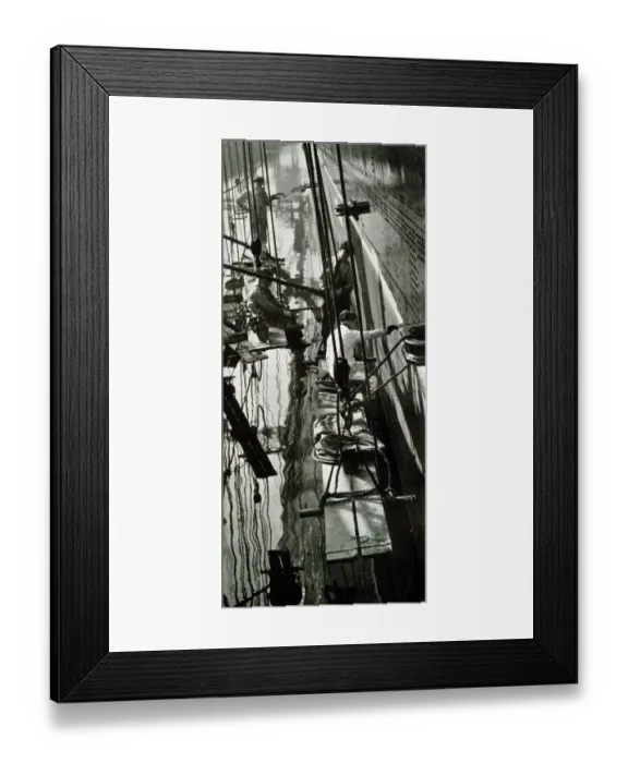 Framed Print : Painting the hull of RMS Queen Mary Framed Print : Painting the hull of RMS Queen Mary