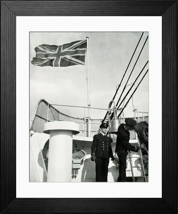 Framed Print : RMS Queen Mary, Captains Cameron and Murchie Framed Print : RMS Queen Mary, Captains Cameron and Murchie