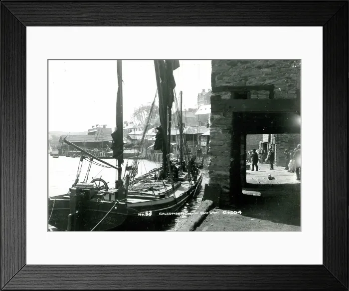 Framed Print : Salcombe Quay and Custom House, Devon Framed Print : Salcombe Quay and Custom House, Devon
