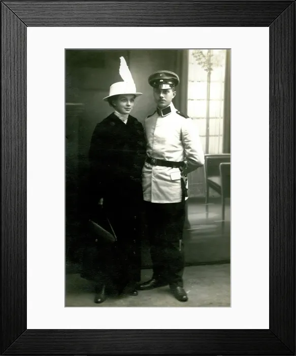 Framed Print : German soldier and his wife, wedding photo, WW1 Framed Print : German soldier and his wife, wedding photo, WW1