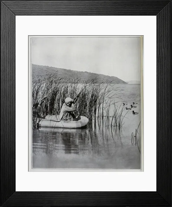 Framed Print : Wildfowling in a Pneumatic Boat Framed Print : Wildfowling in a Pneumatic Boat