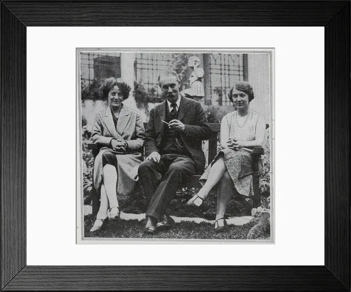 Framed Print : Samuel Ryder and daughter Framed Print : Samuel Ryder and daughter