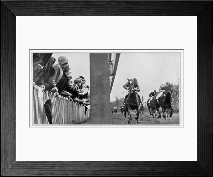 Framed Print : Racing at Kempton Park Framed Print : Racing at Kempton Park