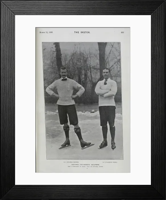 Framed Print : Oxford University, two skaters, outdoor portrait Framed Print : Oxford University, two skaters, outdoor portrait