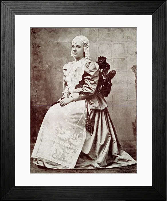 Framed Print : Young Wilhemina, Queen of the Netherlands Framed Print : Young Wilhemina, Queen of the Netherlands