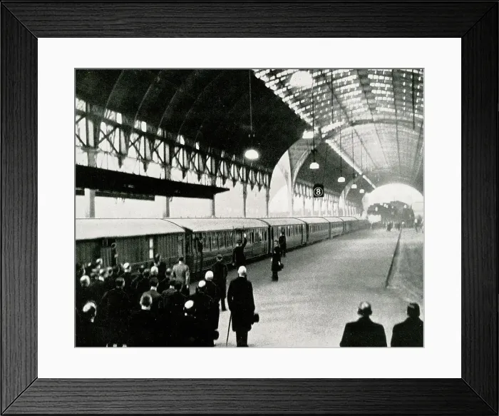 Framed Print : Funeral of King George V, Royal Train leaves Paddington Framed Print : Funeral of King George V, Royal Train leaves Paddington