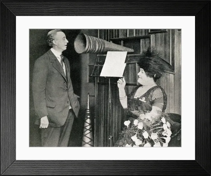 Framed Print : George Formby Snr and Luisa Tetrazzini, recording studio Framed Print : George Formby Snr and Luisa Tetrazzini, recording studio
