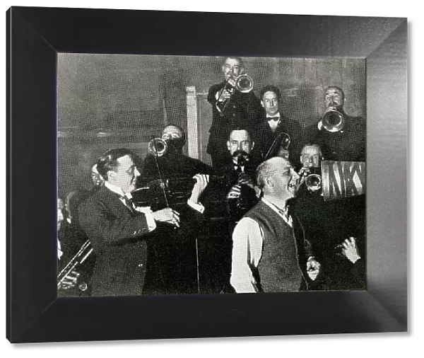 Sir Harry Lauder recording with an orchestra