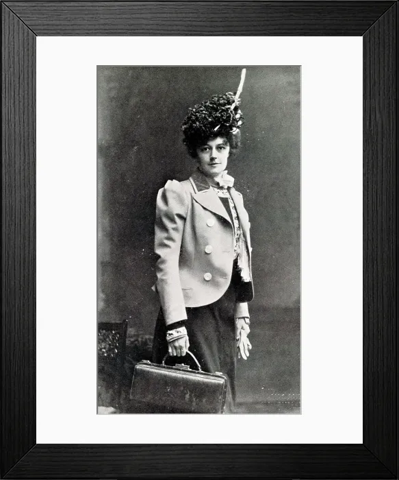 Framed Print : Irene Vanbrugh in Pinero's play The Gay Lord Quex Framed Print : Irene Vanbrugh in Pinero's play The Gay Lord Quex