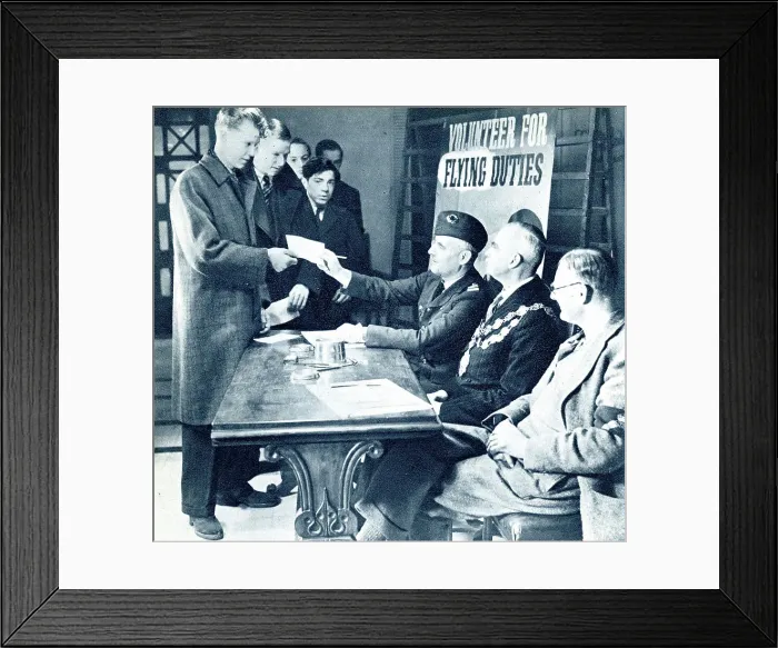 Framed Print : RAF volunteers signing on to be pilots, WW2 Framed Print : RAF volunteers signing on to be pilots, WW2