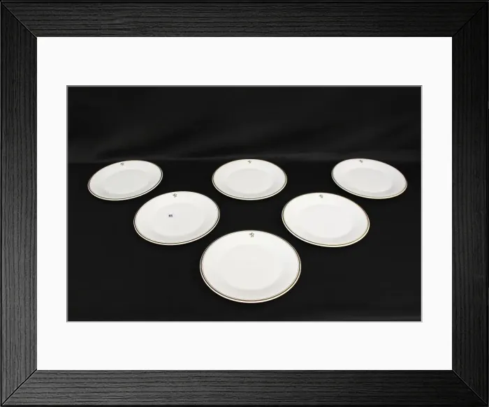 Framed Print : RMS Queen Elizabeth First Class Grill dinner plates Framed Print : RMS Queen Elizabeth First Class Grill dinner plates