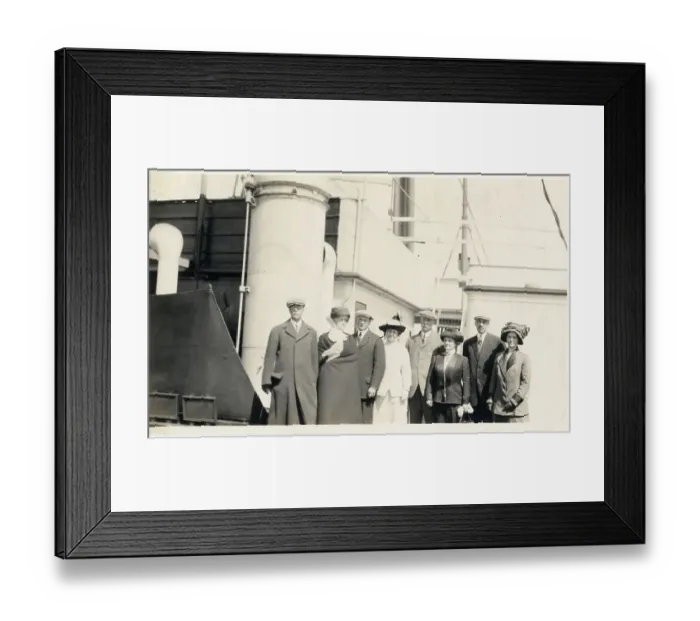 Framed Print : RMS Titanic - Titanic passengers rescued by Carpathia Framed Print : RMS Titanic - Titanic passengers rescued by Carpathia