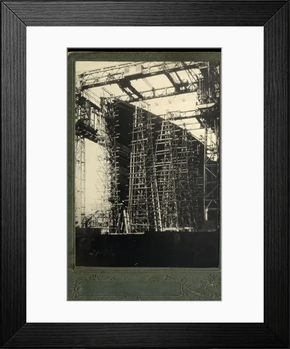 Framed Print : RMS Titanic in the stocks, Harland & Wolff, Belfast Framed Print : RMS Titanic in the stocks, Harland & Wolff, Belfast