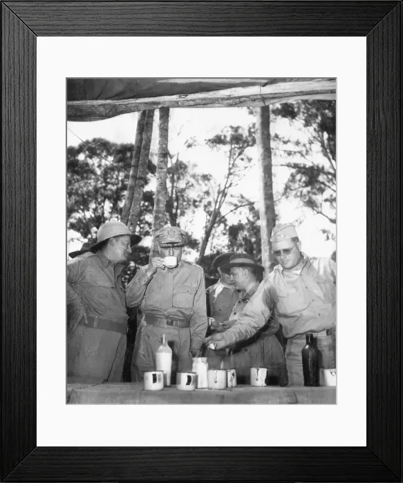 Framed Print : General Douglas MacArthur Framed Print : General Douglas MacArthur