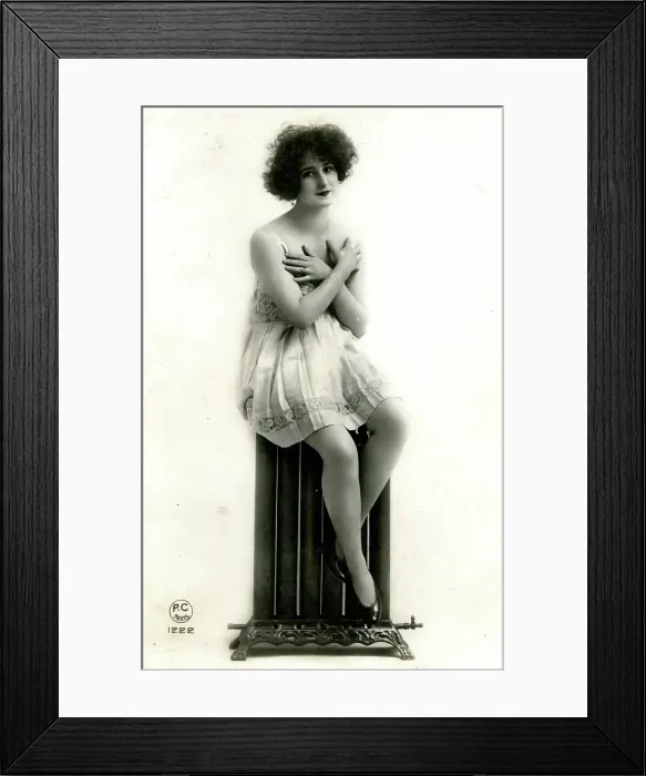 Framed Print : French glamour postcard Framed Print : French glamour postcard