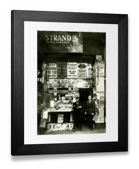 Framed Print : Willis & Son newsagents, Lime Street, East London Framed Print : Willis & Son newsagents, Lime Street, East London