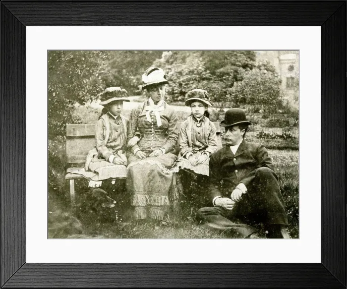 Framed Print : Family of four, parents and two children Framed Print : Family of four, parents and two children