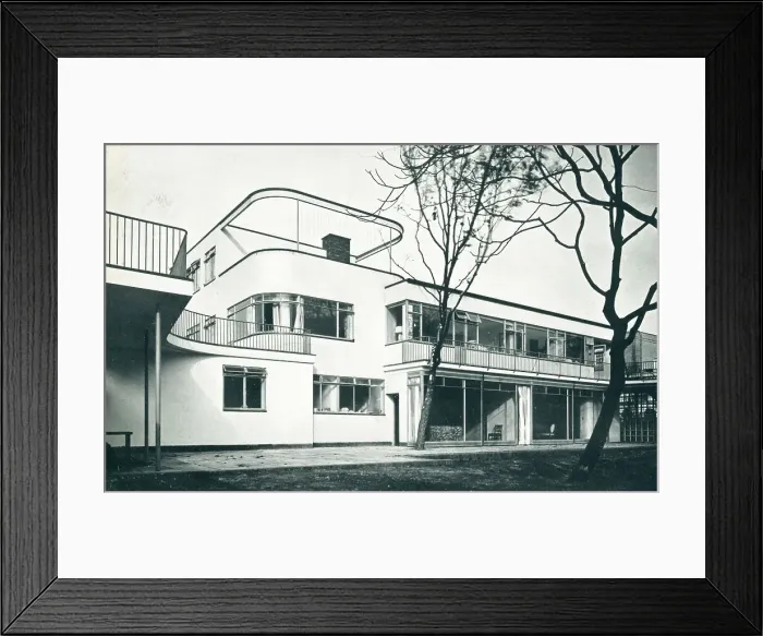 Framed Print : Modernist House In Church Street, Chelsea Framed Print : Modernist House In Church Street, Chelsea
