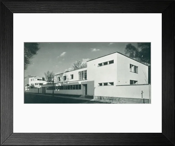 Framed Print : Modernist House In Church Street, Chelsea Framed Print : Modernist House In Church Street, Chelsea