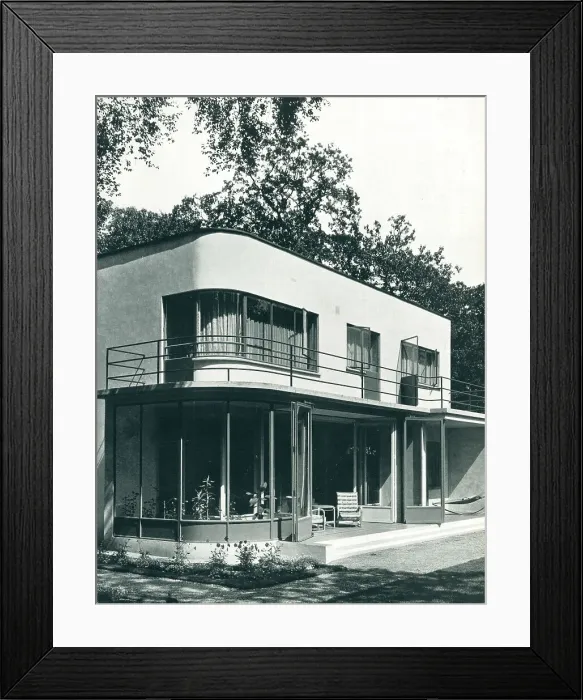 Framed Print : Modernist House At Wimbledon Framed Print : Modernist House At Wimbledon