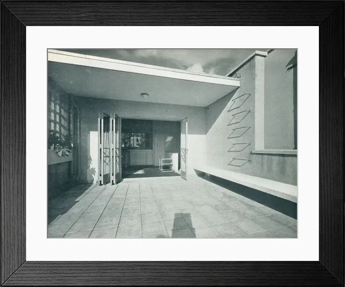 Framed Print : Modernist House, Downshire Hill, Hampstead Framed Print : Modernist House, Downshire Hill, Hampstead