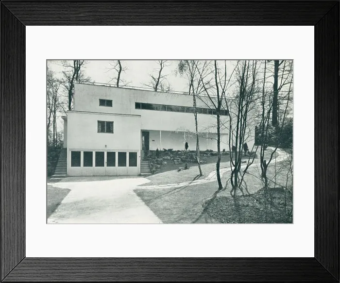 Framed Print : Modernist House, Bromley Framed Print : Modernist House, Bromley