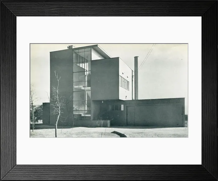 Framed Print : Modernist House, Near Henfield Framed Print : Modernist House, Near Henfield