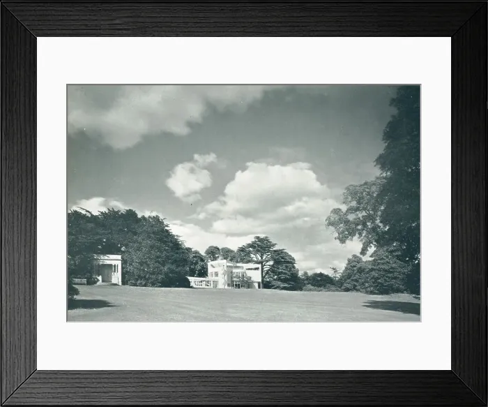 Framed Print : Modernist House, Surrey Framed Print : Modernist House, Surrey