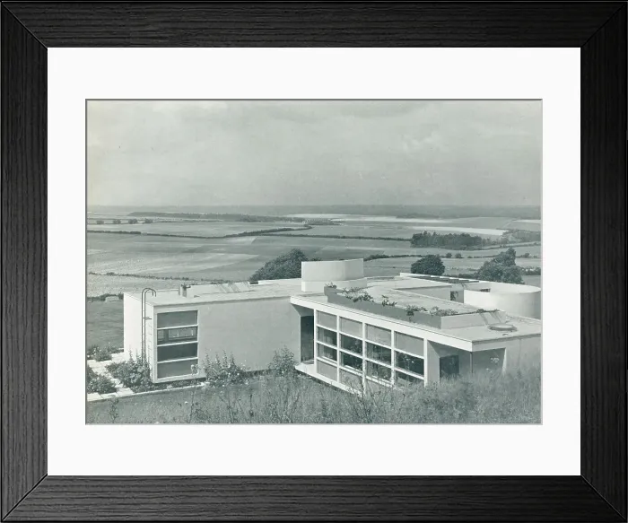 Framed Print : Modernist Bungalow, Whipsnade Framed Print : Modernist Bungalow, Whipsnade