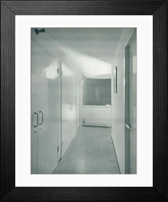 Framed Print : Modernist House, Gerrard's Cross, Bucks, Hallway Framed Print : Modernist House, Gerrard's Cross, Bucks, Hallway