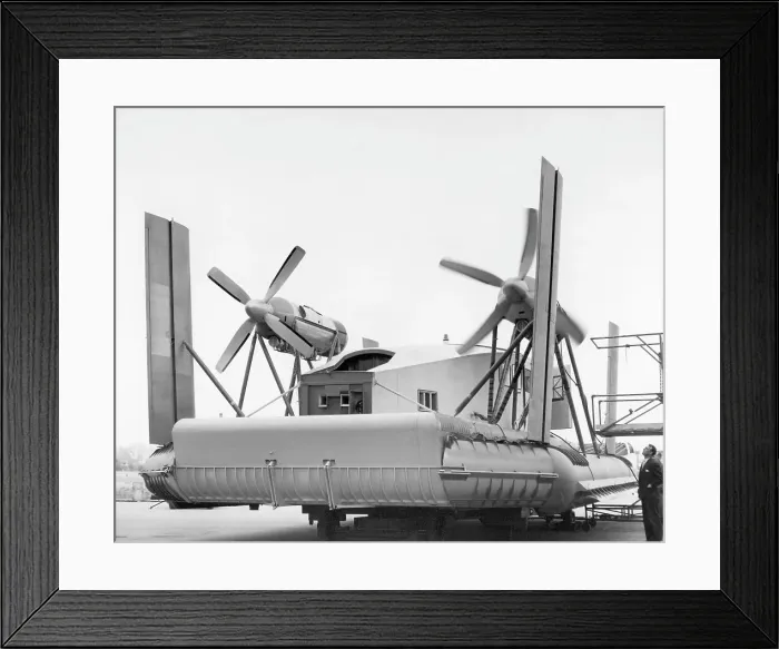 Framed Print : Vickers VA. 3 hovercraft G-15-243 Framed Print : Vickers VA. 3 hovercraft G-15-243