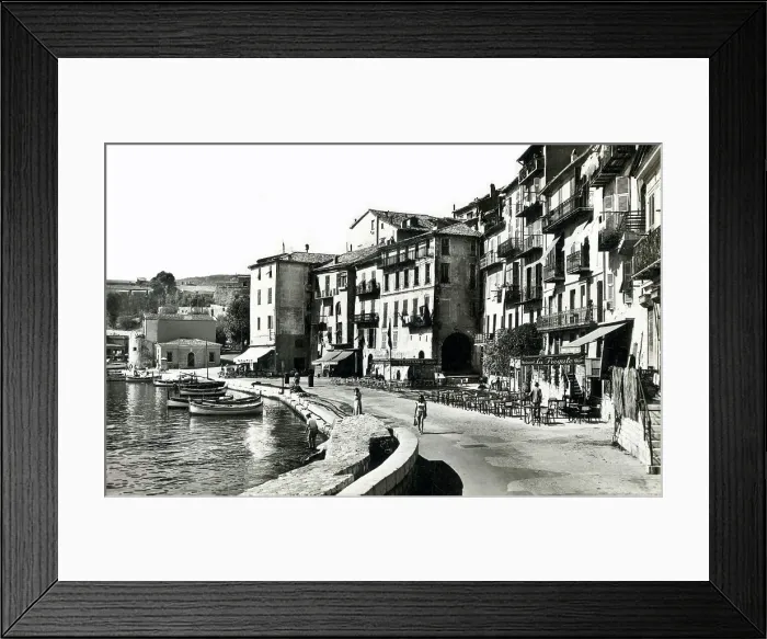 Framed Print : Villefranche-sur-Mer, The Quayside - Cote d'Azur, France Framed Print : Villefranche-sur-Mer, The Quayside - Cote d'Azur, France