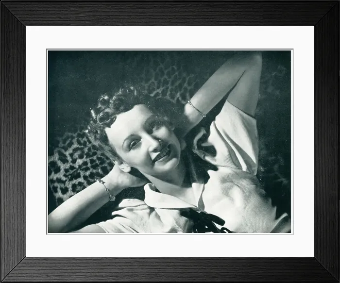 Framed Print : Advertisement Photograph, Smiling Woman Framed Print : Advertisement Photograph, Smiling Woman