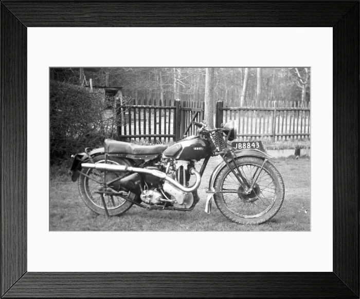 Framed Print : Ariel 1938 Red Hunter 350cc motorcycle Framed Print : Ariel 1938 Red Hunter 350cc motorcycle