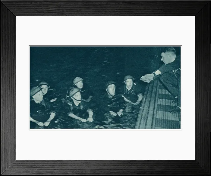 Framed Print : 13809365 Framed Print : 13809365