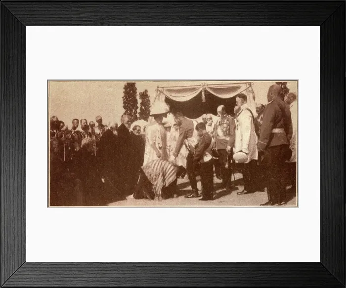 Framed Print : Russia - Tsar Nicholas II meeting veterans at Borodino Framed Print : Russia - Tsar Nicholas II meeting veterans at Borodino